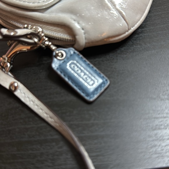 Coach Legacy soft silver leather wristlet - Picture 8 of 11